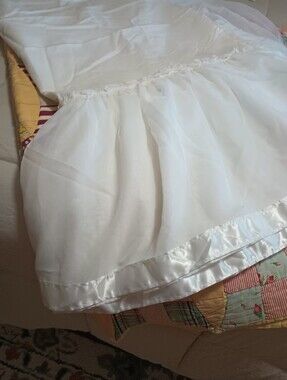 White Satiny-Trim Full Size Bed Skirt